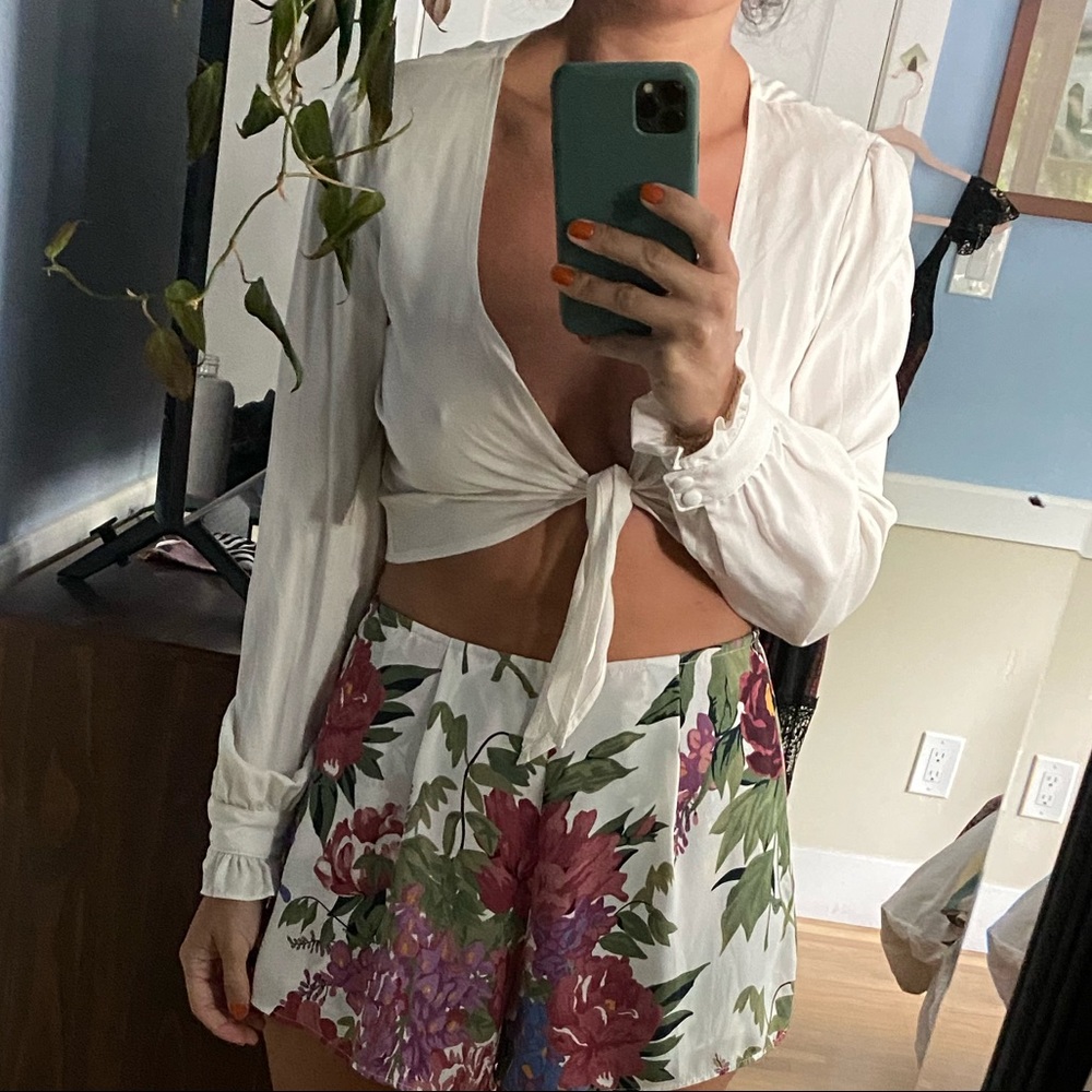 NWT Flynn Skye Crop Top size small, cream